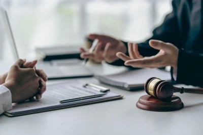 Procedimiento para reclamar daños y perjuicios