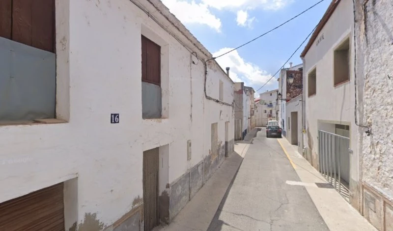 Tomás