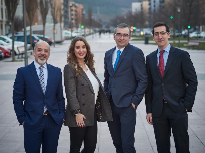 Gómez Salvador  Paños Olaiz Abogados 948210358