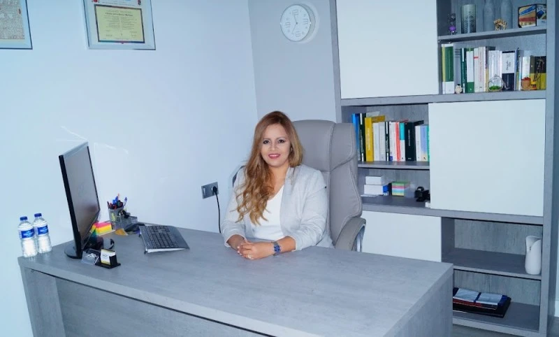 Claudia Reinoso - RRC Abogada