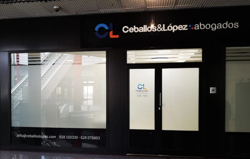 Ceballos López, Abogados