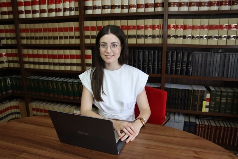 Nathalie Ferrer, abogada