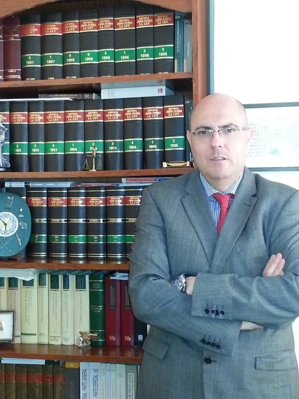 ABOGADOS VÍCTOR ROMAN