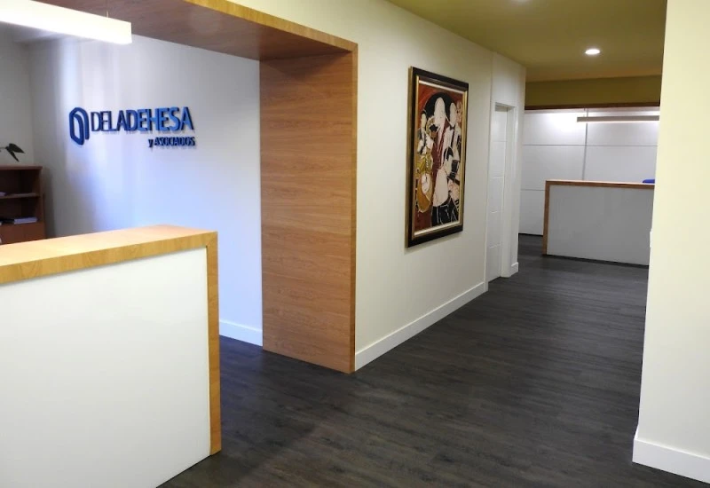 De la Dehesa y Asociados