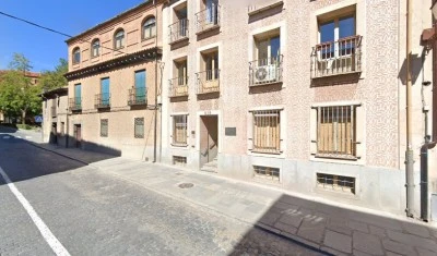 M R García Albertos