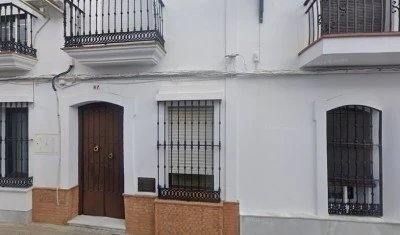 Clara García Pavón, Abogada