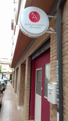 ÁNGELES ALBARCA ABOGADA