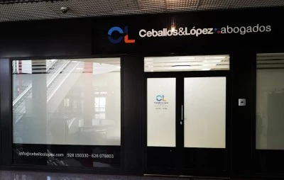 Ceballos López, Abogados