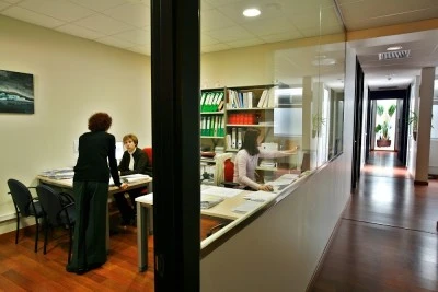 Izquierdo I Tugas Associats
